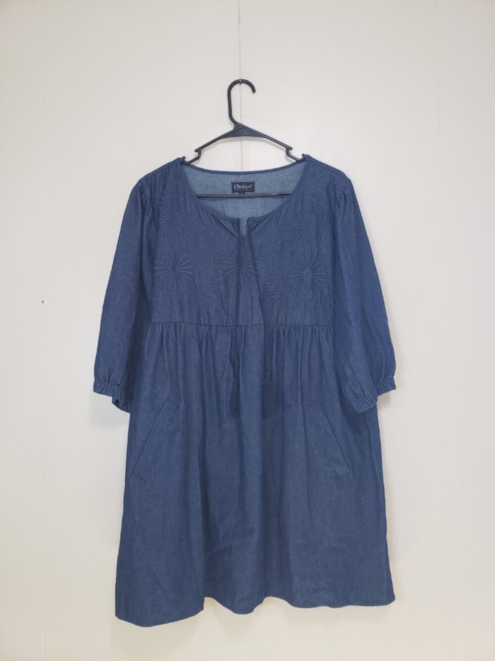 B. Boutique Evergreen Womens L Babydoll Mini Dress Denim Medium Wash Embroidered